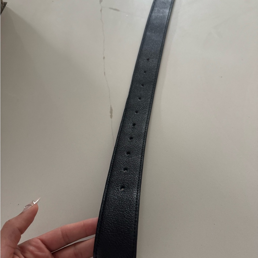 Louis Vuitton Black and Silver Belt with Iconic LV Buckle - Picture 3 of 8